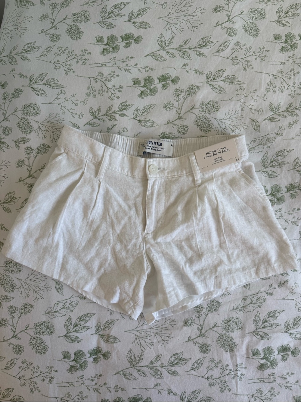 Hollister Women's White Linen Low Waisted Shorts